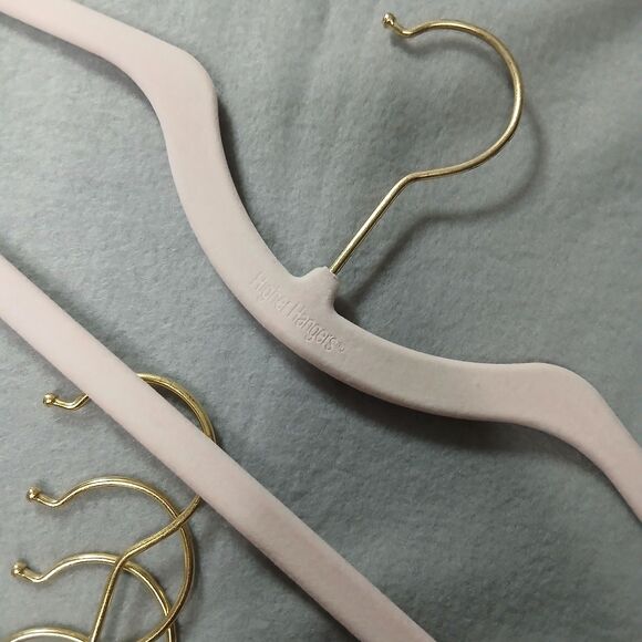 5 Higher Hangers Space Saving Short Neck Nonslip Velvet Hangers Bundle Soft Pink - Picture 6 of 9